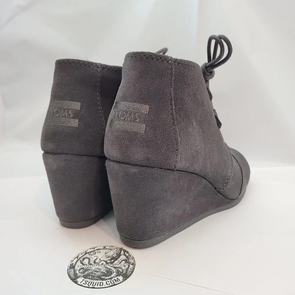 TOMS Desert Wedge 10012957 Grey Suede Lace Up Ankle Booties Womens 6.5 Excellent